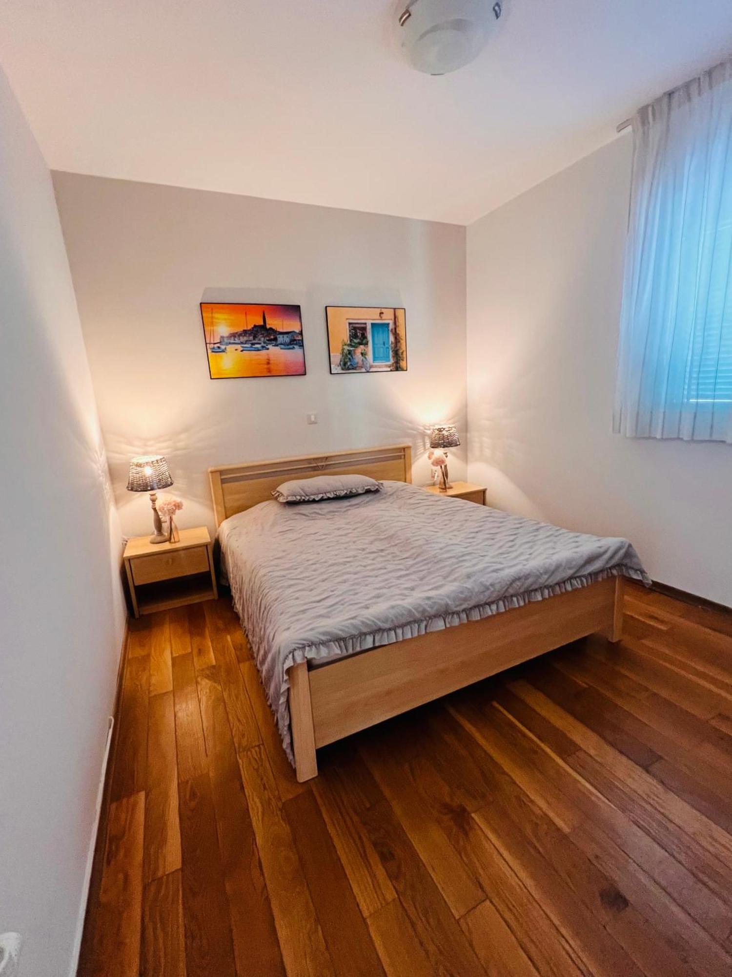 Aleks Apartmán *